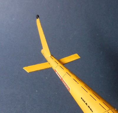 ... Fixez-le à l’arrière.<br /><br />Cordialement,<br /><br />Kurt