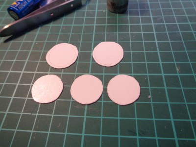 pièces d'une poulie en carton