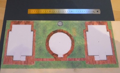 Les deux parties de la plaque de base sont collées sur du carton finlandais de 3 mm d'épaisseur…