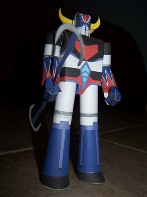 GOLDORAK
Le heros de mon enfance.
juillet 2006 pour le montage

