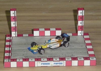 Renault_R27-01.JPG