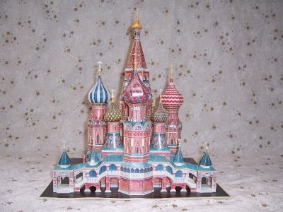 saint basile Ã  Moscou
pas simple les toitures en dÃ´mes. import de Hollande 

