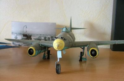 un des premiers avions a rÃ©action, le me 262
toujours rÃ©duit Ã  deux images par feuille
