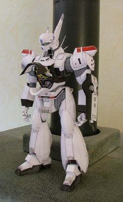 patlabor ingram 
L'aspect "sale" est obtenu avec des allumettes.
Une seule piÃ¨ce Ã  pris feu :)
