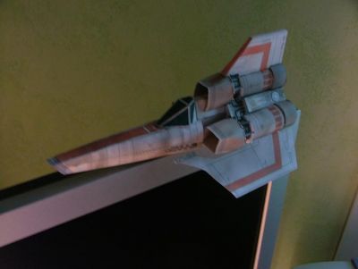 chasseur viper de galactica
de vieux souvenir, mais maquettes pas Ã©vidente Ã  rÃ©aliser du fait du manque d'explications concernant certains points. Je l'ai vieilli Ã  la flamme ( un rÃ©acteur est parti en cendre, j'ai du refaire ^^)
