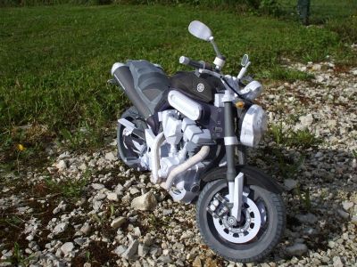 YAMAHA  MT-01
