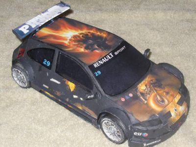 Vue avant 3/4
Pour cette magnifique voiture, j'ai choisi un skin sur un des sites proposÃ© par phh29, je me rappel plus lequel.

Si on y regarde de plus prÃ¨s, j'ai commis une "petite" erreur au niveau du bas de caisse.
J'ai inversÃ© la piÃ¨ce :-(.
J'ai fini par trouver le moyen d'arranger un peu les choses mais Ã§a paraÃ®t un peu.
