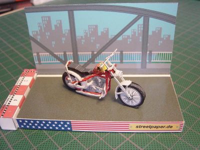Moto Easy Rider du camion de l'Avent de StreetPaper
En papier Photo format 254 mm x 192 mm pour la moto et demi format pour le podium
