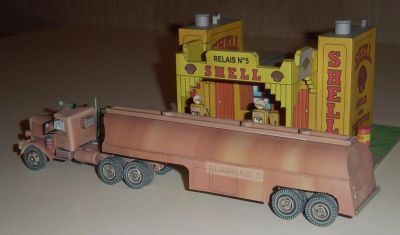 Peterbilt de Ronaldo
Merci Ronaldo pour ce superbe modÃ¨le !
ImprimÃ© sur papier photo, Ã  l'Ã©chelle 1/60Â°.
