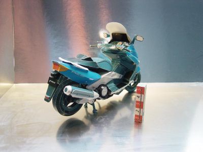 YAMAHA T-MAX
En papier photo.
