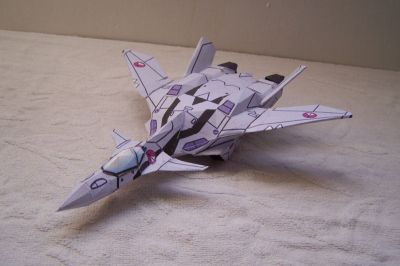 Macross 7 VF-11C Thunderbolt
voici le Macross 7 VF-11C Thunderbolt 
