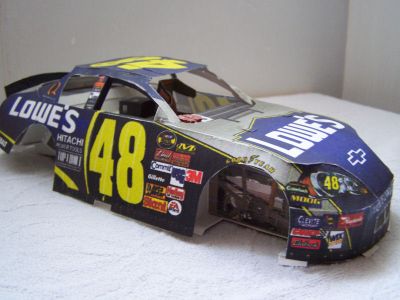 nascar
une autre photo de la carroserie poser sur le chassie avec l'interieur
