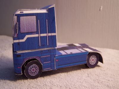 renault magnum
le cotÃ© du camion

