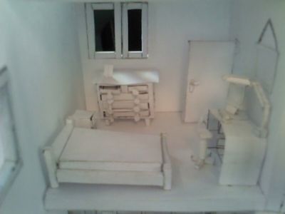 Maison, la chambre a coucher d'enfant
Mdr avec le PC sur le bureau, y a mÃªme le clavier & la souris :)
