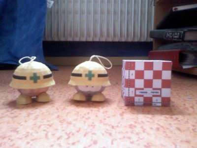 megaman
ma 4em et 3em et 5em maquette (de gauche Ã  droite)(celle de gauche je l'ai faite avec mon visage)
