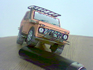 Lada Niva
Version hors-route avec accessoire fait en fil de fer.
