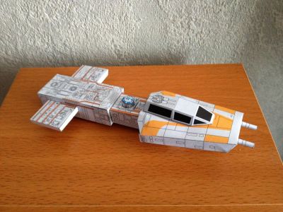 Y-Wing - En cours de montage
