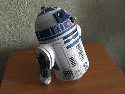 R2D2 - En cours de montage

