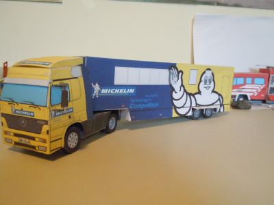 camion mercedes michelin
