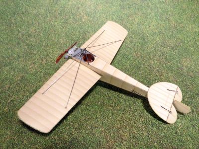 NIEUPORT IIN
Maquette au 1/66. Création 2016.
Mourmelon le 11 mai 1911. Record du monde de vitesse en circuit fermé. 119.680km/h avec un moteur développant seulement 30ch.
Notice:http://criquet11.eklablog.fr/mes-creations-au-1-66-c24566200
Planches: Bientôt disponibles.

